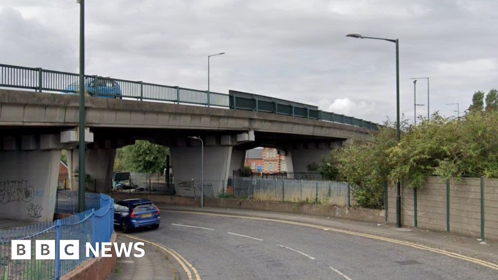 Months of repairs for 'critical' Grimsby road bridge