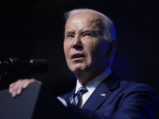 Biden confunde la fecha de los disturbios en el Capitolio mientras echaba pestes en contra de Trump - La Opinión