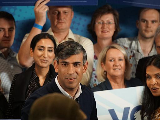 Rishi Sunak joined by wife and parents in visit to Romsey hours before polls open