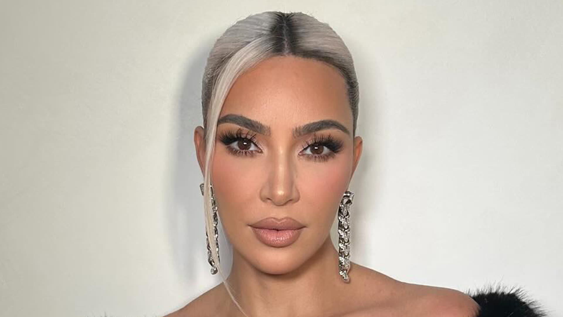 Kim Kardashian fans suspect star is using new hair as a 'distraction'