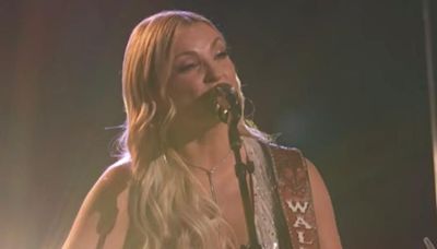 'She's really good': Viewers touched by Karen Waldrup's Live performance on 'The Voice' Season 25