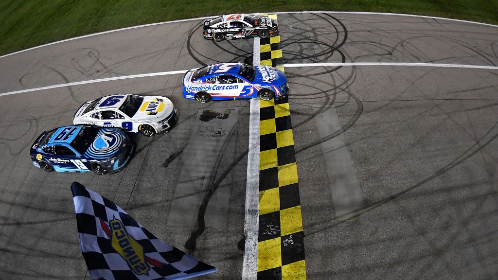 What Kentucky Derby? Kyle Larson Wins in Unbelievable Photo Finish at Rain-Delayed NASCAR Kansas