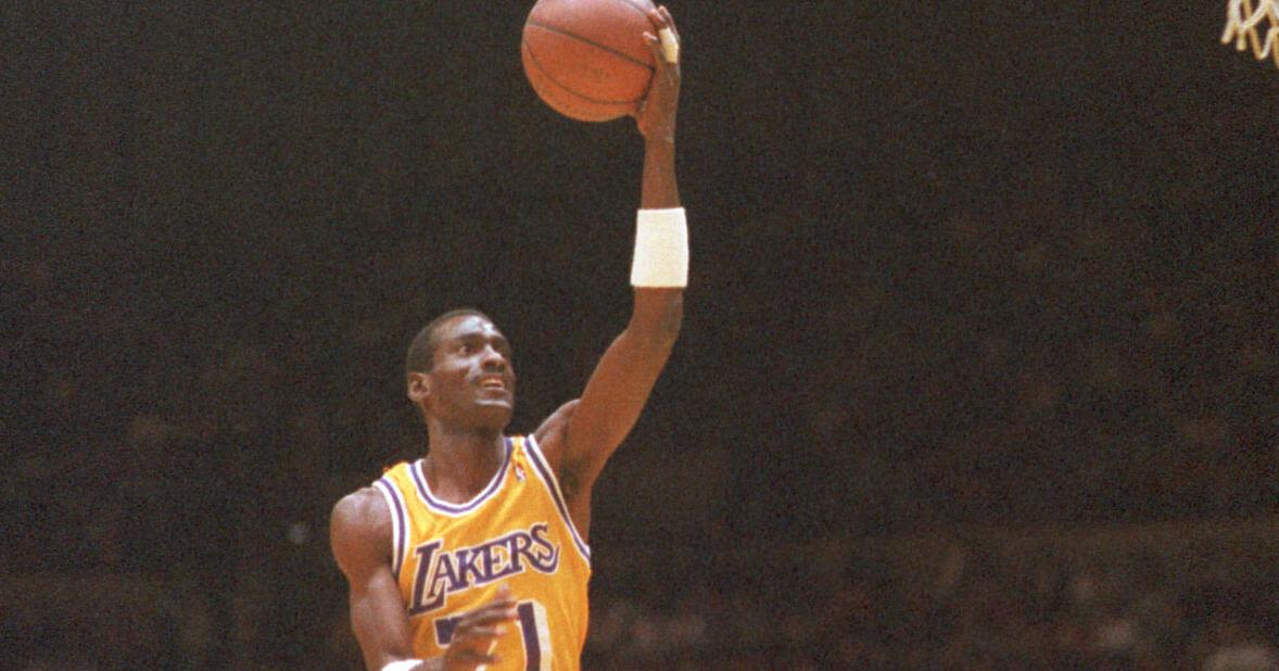 Former Lobo Michael Cooper's '21' to hang in rafters with Laker legends