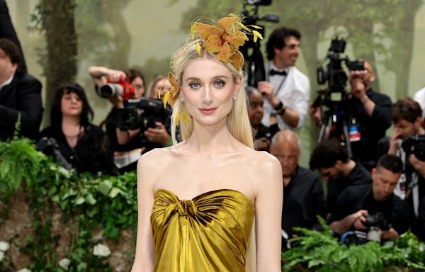 Elizabeth Debicki Is a Dior-Clad Titania With Knee-Length Hair at the Met Gala