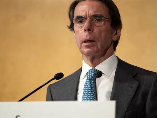 Aznar, durísimo contra Sánchez: "Hemos asistido a una escenificación ridícula, una gigantesca burla a la democracia"