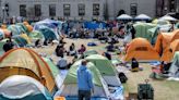 Estudiantes de Columbia desafían la hora límite para desalojar el campus en medio de las manifestaciones