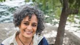L'écrivaine Arundhati Roy, menacée en Inde, remporte le prix PEN Pinter 2024