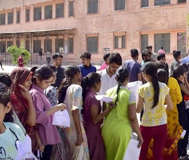 Maharashtra Govt to Offer Free Medical, Engineering Courses For Female Students - News18