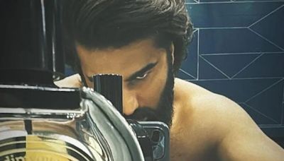 "Singham Ka Villain" Arjun Kapoor Shares A Shirtless Selfie From The Sets
