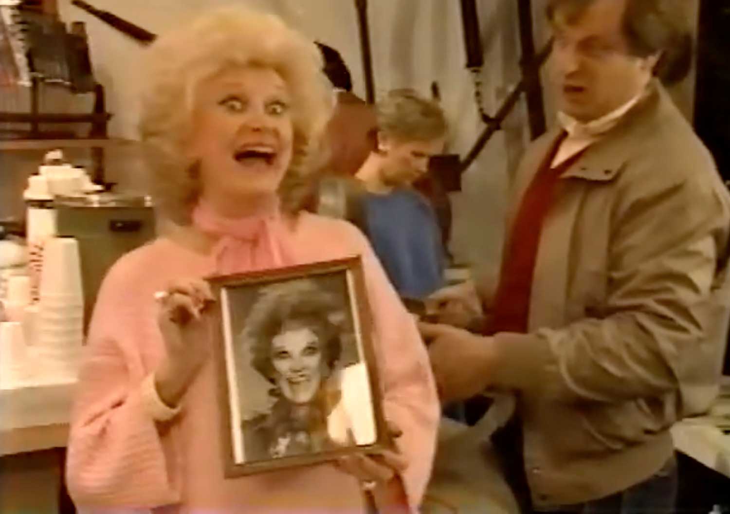 Phyllis Diller's garage sale advice video from 1987 is a surprisingly useful guide