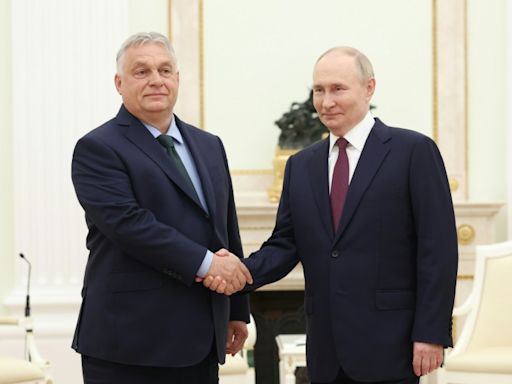 Putin reitera sus exigencias para la paz en Ucrania en reunión con Orban criticada por UE