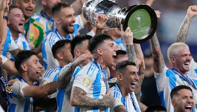 4 perlitas del título de Argentina en la Copa América: del gesto de Di María y Messi con Colombia, al show de abrazos de Scaloni y la aparición de Lavezzi