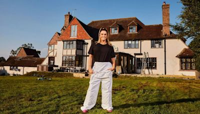 Mystery buyer of Katie Price's £1.5million Mucky Mansion faces LOSING property