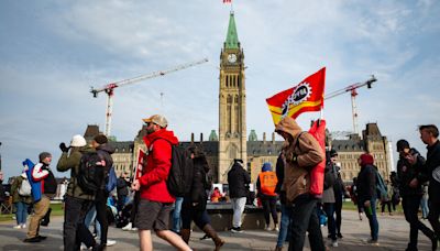 Canada’s Public Sector Unions Threaten Disruption Over Return to Office