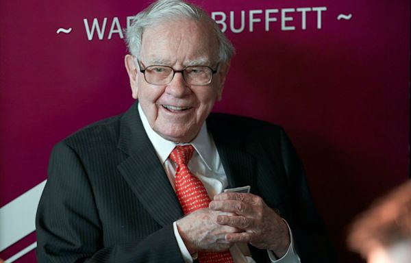 Warren Buffett donates again to the Gates Foundation but will cut the charity off after his death