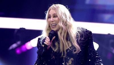 Cher to headline Victoria's Secret Fashion Show