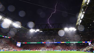 Germany vs. Denmark resumes after lightning delay