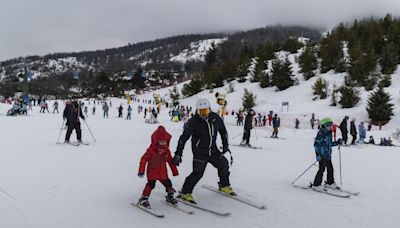 Aluvión turístico: la afluencia a Bariloche repuntó el fin de semana, pero los hoteleros hacen una advertencia