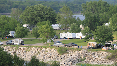 Person drowns after being underwater for more than 10 minutes at Kansas state park