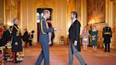 La fidelidad tiene un precio: el 'enemigo' de Meghan ha sido condecorado por el príncipe de Gales