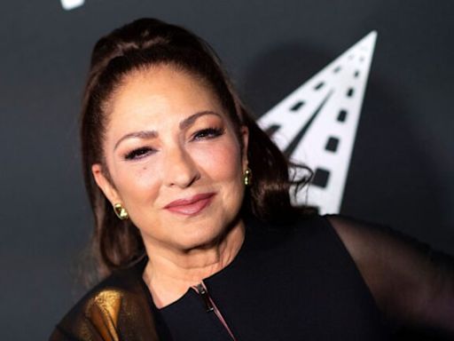 Gloria Estefan stopped by a popular Boston live music spot