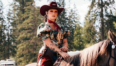 Sierra Ferrell Arrives on Horseback, Jams With Billy Strings at Under the Big Sky Fest 2024