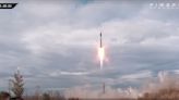 Firefly Aerospace's Alpha rocket launches Lockheed Martin satellite to space (video)