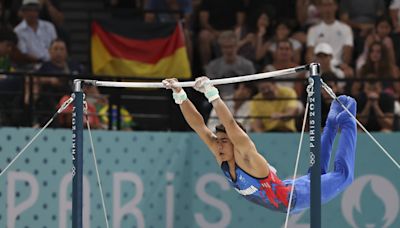 Medalla de plata para el colombiano Ángel Barajas en barra