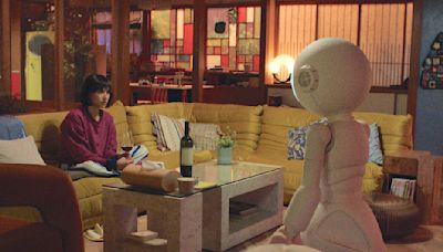 Rashida Jones Is Friends With a Robot in Apple TV+’s Sci-Fi Mystery Sunny — See First Photos and Get Release Date