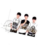 角落唱片* 【全新】TFBOYS 王俊凱易烊千璽王源 親筆簽名 宣傳照片6寸 D