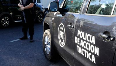 Imputaron a los policías que robaron miles de dólares y cocaína en un allanamiento