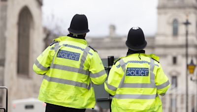 3男涉協助港情報機構被英國警方拘捕