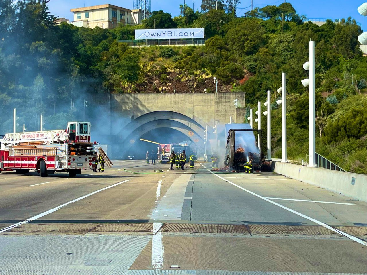 Big rig fire on Bay Bridge backs up traffic