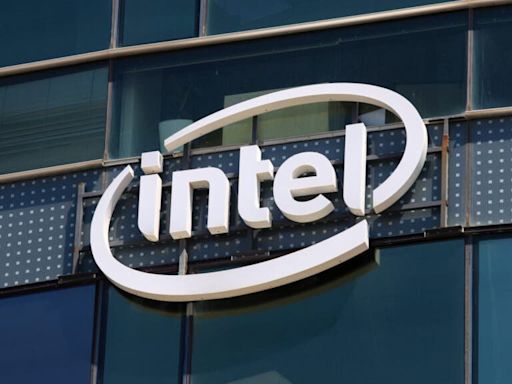 What's Going On With Intel Stock On Friday?