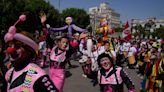 Hundreds in Peru mark Clown Day in hopes of getting the holiday official recognition