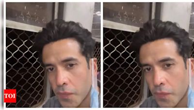 Tusshar Kapoor ditches car and opts for local train to avoid 'Ghastly' Mumbai traffic-Watch | Hindi Movie News - Times of India