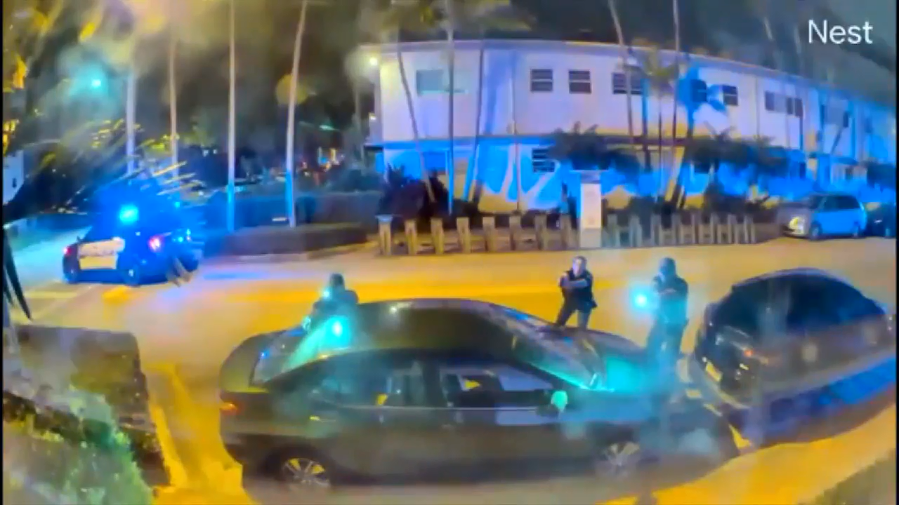 Body cam video shows the police response when two men bail out of traffic stop in Miami Beach - WSVN 7News | Miami News, Weather, Sports | Fort Lauderdale