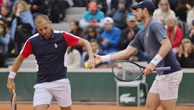 Andy Murray and Dan Evans lose in the first round of doubles at the French Open