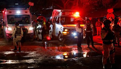 Fiscalía de Nuevo León cita a titulares de Protección Civil por caída de templete en San Pedro que dejó 9 muertos