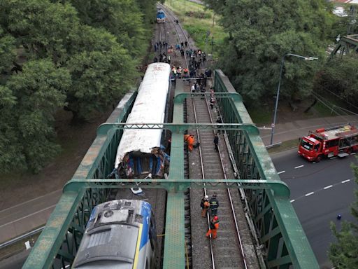 Confusão, caos, choro e gritos: Como foram os momentos após a colisão de trens que deixou 90 feridos na Argentina