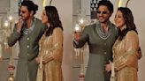 VIDEO: Shah Rukh Khan Blows Flying Kiss To Paps As He Arrives With Gauri Khan at Anant Ambani's Wedding