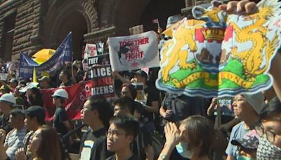 Protesters face off at rally for Hong Kong in Toronto | Globalnews.ca