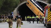 El conductor del autobús accidentado en el túnel de la C32 declara ante los Mossos que se durmió al volante