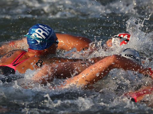 Olimpíadas de Paris: Ana Marcela Cunha fica fora do pódio e termina em 4º lugar na maratona aquática