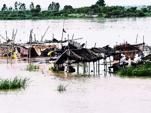 Ganga River Water Level Rising in Unnao Towards Danger Mark | Kanpur News - Times of India