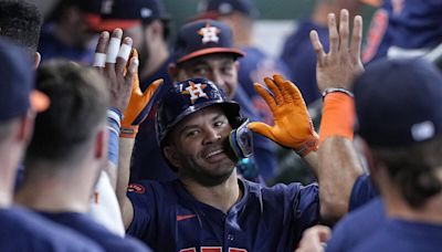 José Altuve pone en órbita a los Astros con dos jonrones en dos turnos