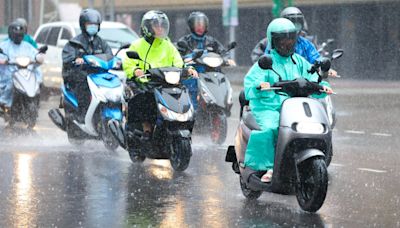 午後防較大雨勢！颱風「艾維尼」今晚生成 下週二鋒面雨強襲全台