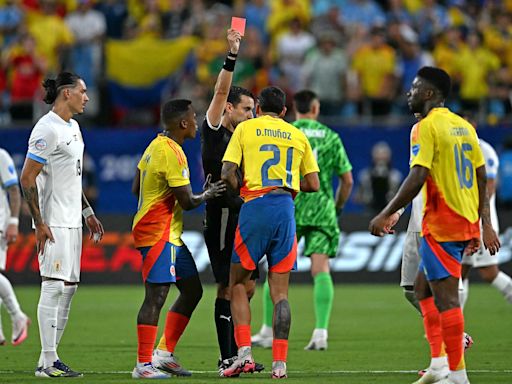 Uruguay - Colombia, por la Copa América: la expulsión a Daniel Muñoz por un insólito hecho