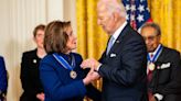 Nancy Pelosi dice que a Biden se le acaba el tiempo para decidir si renuncia a la campaña