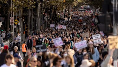 La ola de femicidios en Australia desata una crisis nacional y moviliza a las mujeres en todo el país